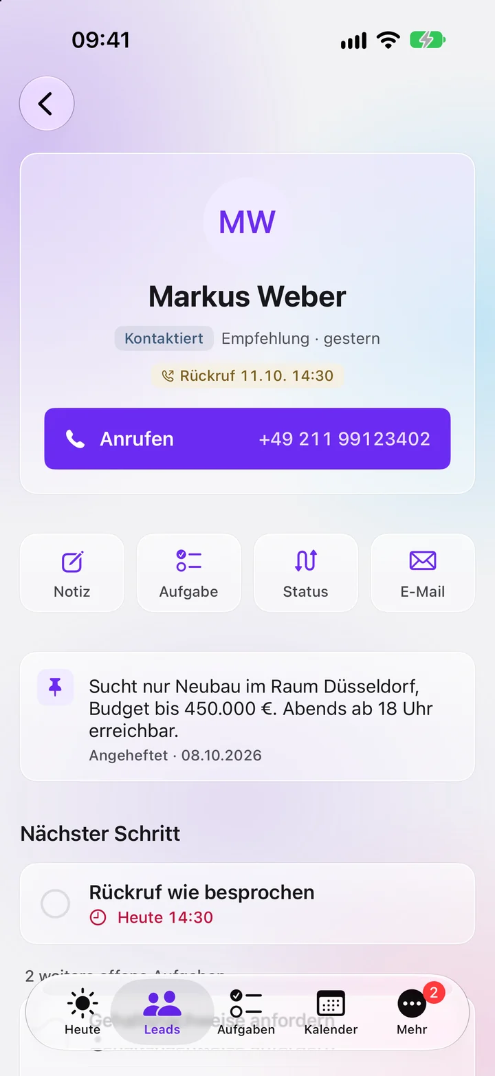 Lead-Seite in der iPhone-App mit Knopf Anrufen, nächstem Schritt und Aufgaben